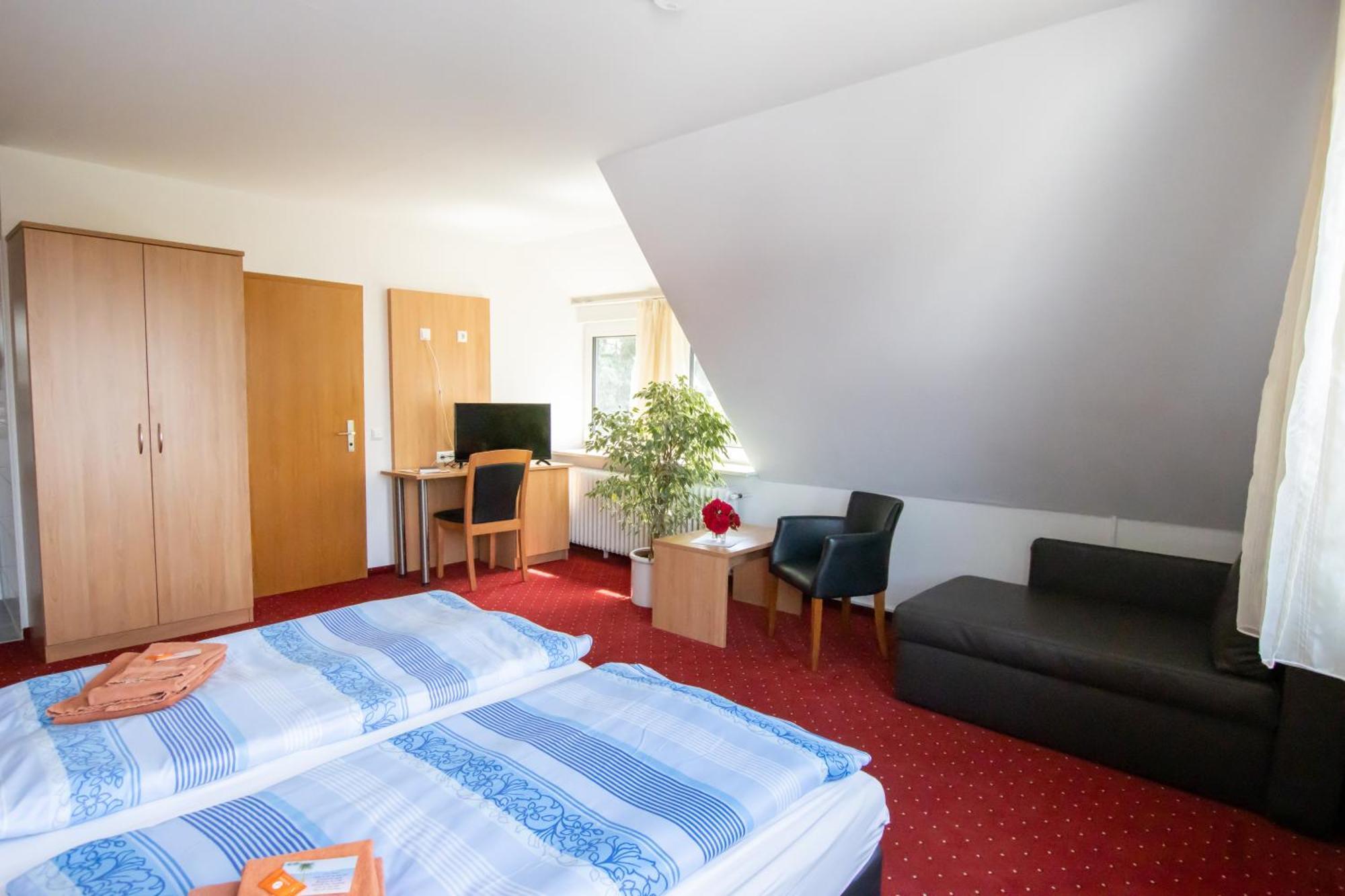 Pension Krone Schwäbisch Gmünd エクステリア 写真