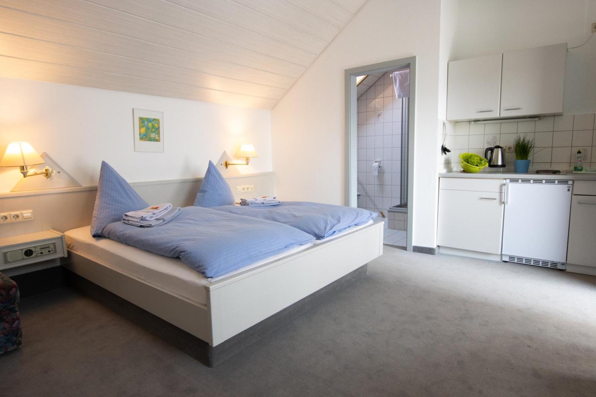 Pension Krone Schwäbisch Gmünd エクステリア 写真