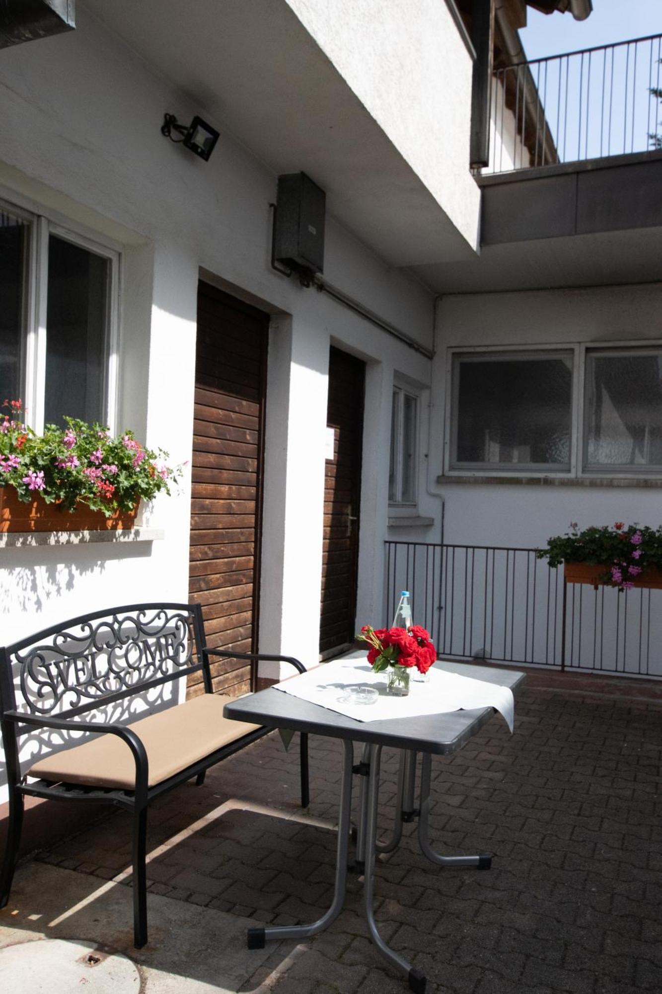 Pension Krone Schwäbisch Gmünd エクステリア 写真