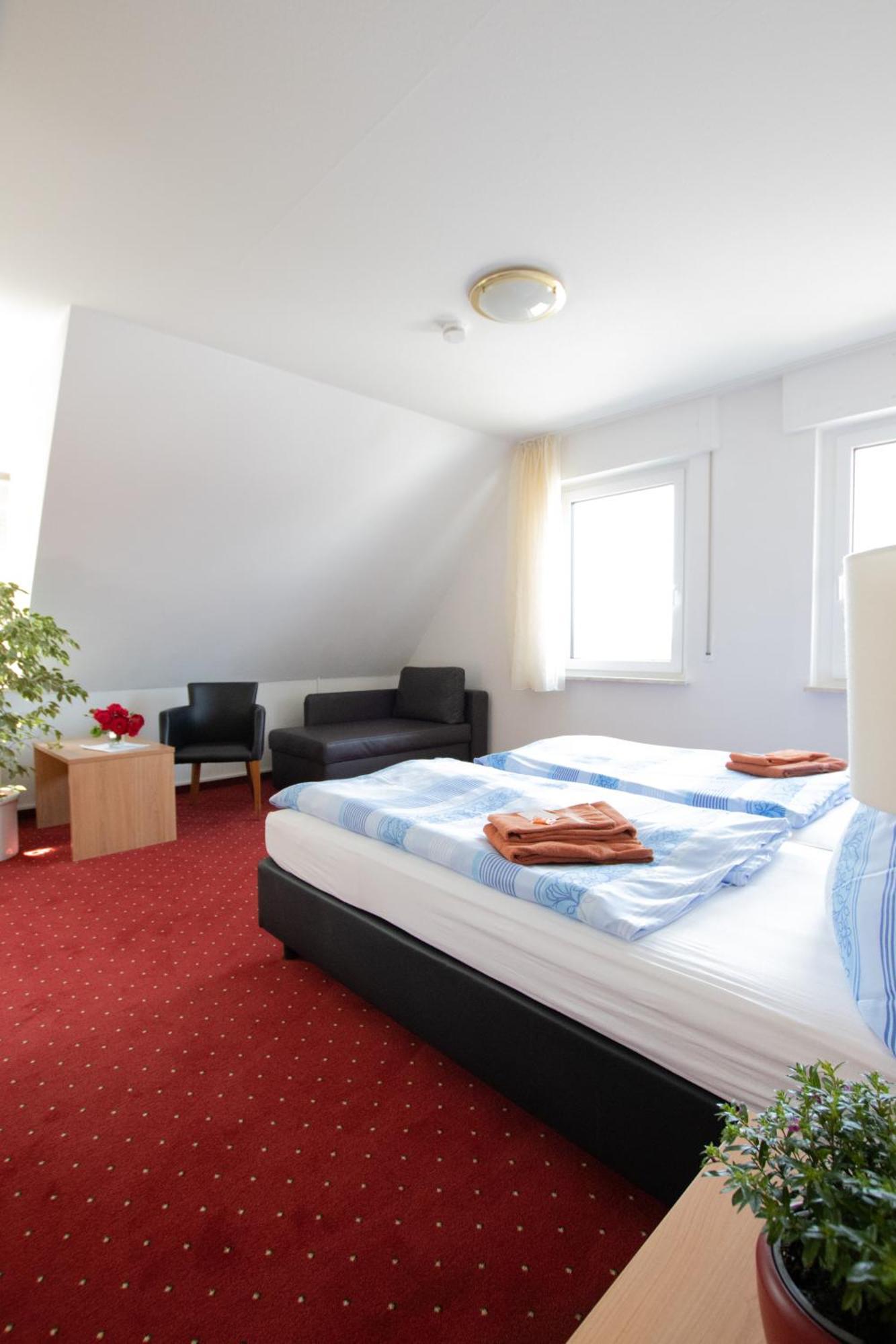 Pension Krone Schwäbisch Gmünd エクステリア 写真