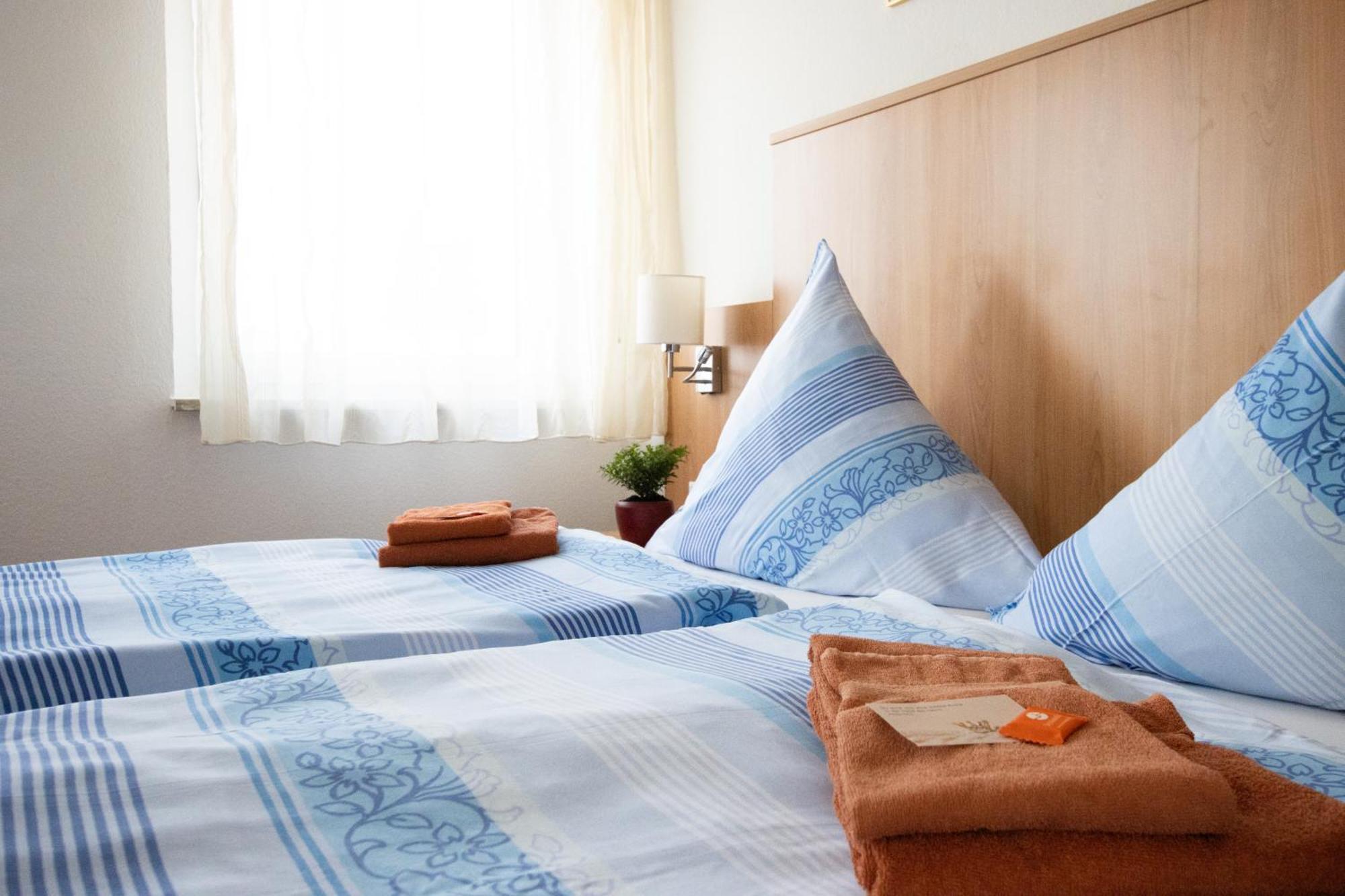 Pension Krone Schwäbisch Gmünd エクステリア 写真